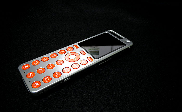 一番かっこいい携帯電話 Talby